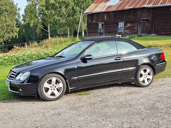 Mercedes-Benz CLK200 2 of 8