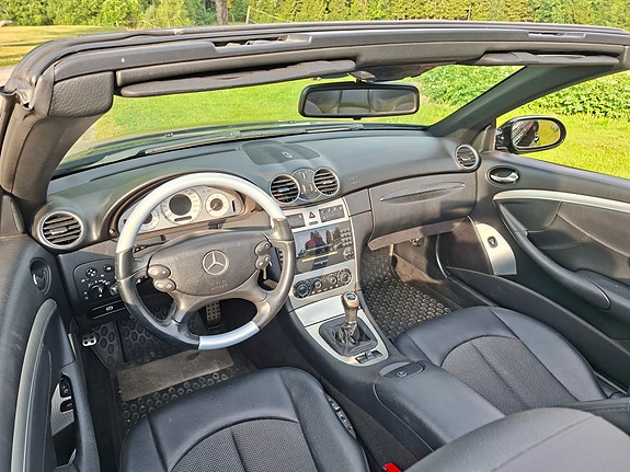 Mercedes-Benz CLK200 7 of 8