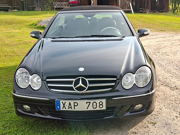 Mercedes-Benz CLK200 3 of 8