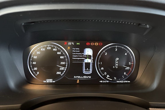 Volvo V90 20 of 28