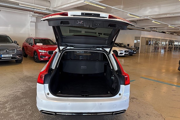 Volvo V90 14 of 28