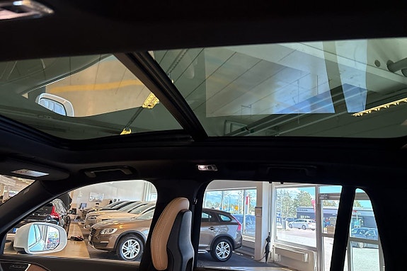 Volvo XC90 13 of 30