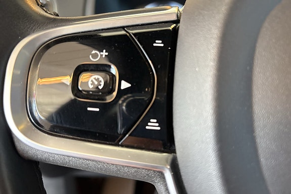 Volvo XC90 20 of 30