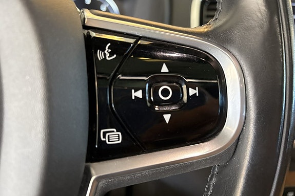 Volvo XC90 19 of 30