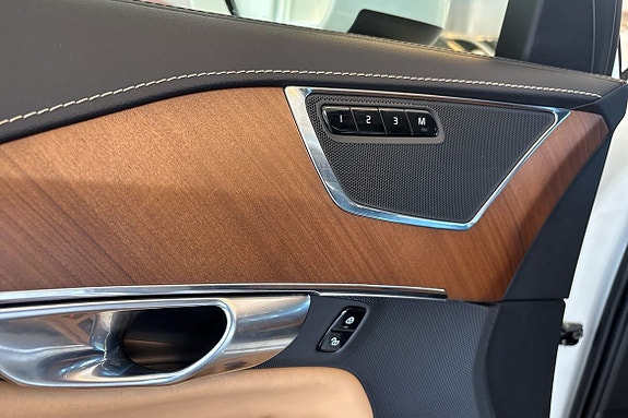 Volvo XC90 17 of 30