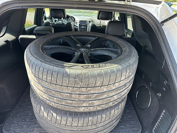 Jeep Grand Cherokee 9 of 13