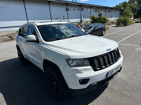 Jeep Grand Cherokee 3 of 13
