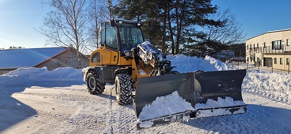 Ny lastare 4500kg/Yanmar+3 redskap 225,000:- 2 of 7