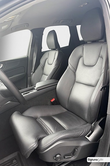 Volvo XC60 15 of 30
