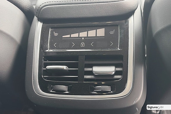 Volvo XC60 19 of 30