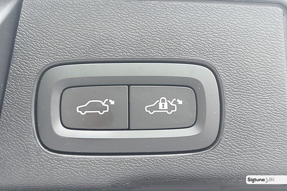 Volvo XC60 10 of 30