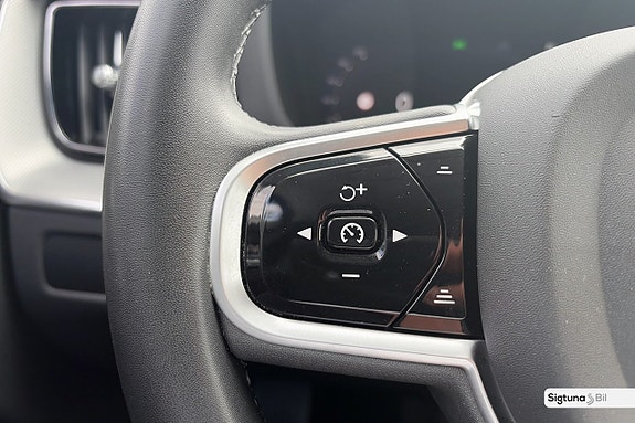 Volvo XC60 14 of 30