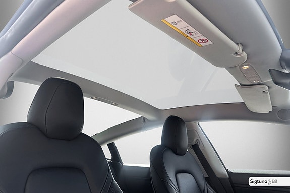 Tesla Model 3 18 of 25