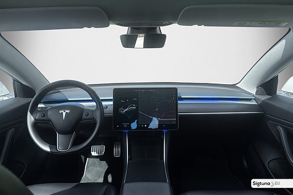 Tesla Model 3 16 of 25