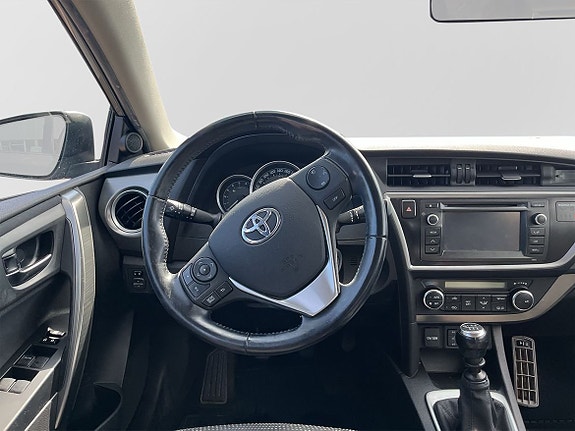 Toyota Auris 10 of 11