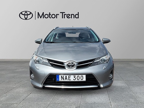 Toyota Auris 5 of 11