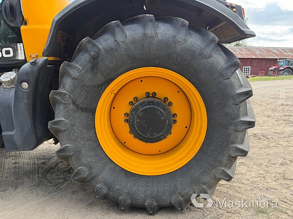 Traktor JCB Fasttrack 8250 11 of 27