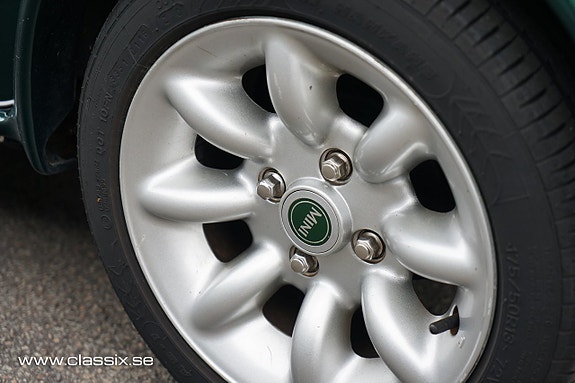 MINI Cooper 18 of 27