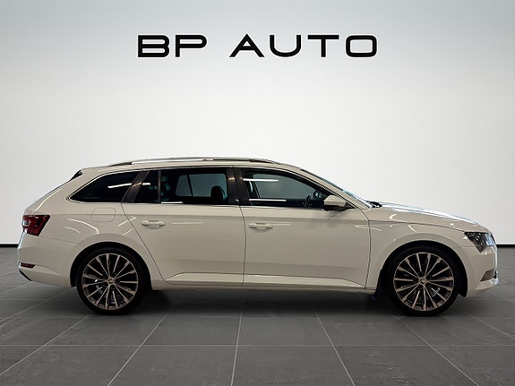 Skoda Superb 7 of 28