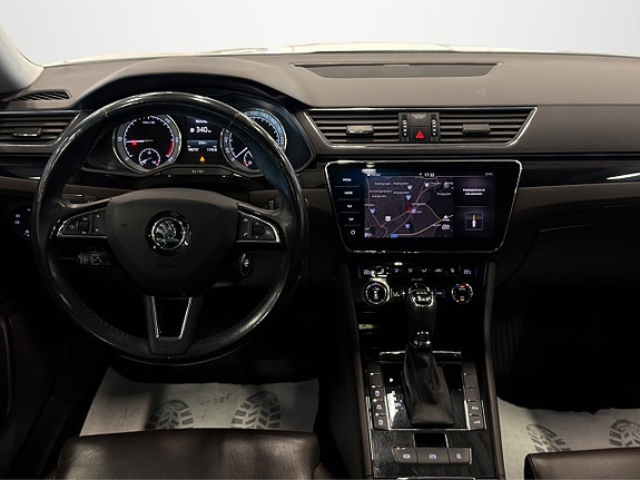 Skoda Superb 15 of 28