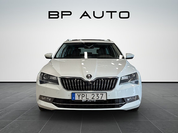 Skoda Superb 2 of 28