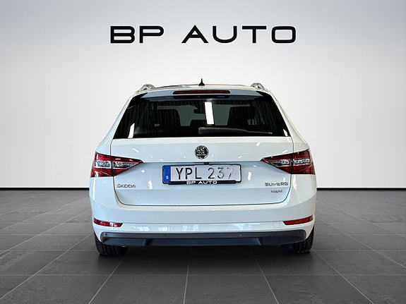 Skoda Superb 5 of 28