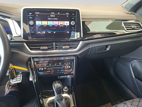 Volkswagen T-Roc 11 of 15