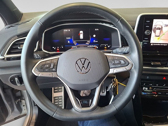Volkswagen T-Roc 12 of 15