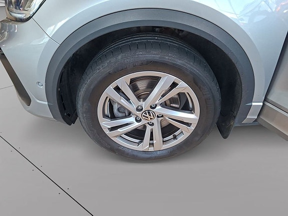 Volkswagen T-Roc 14 of 15