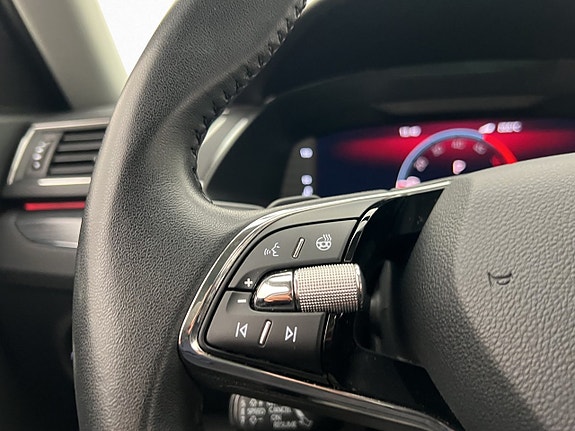 Skoda Superb 18 of 30