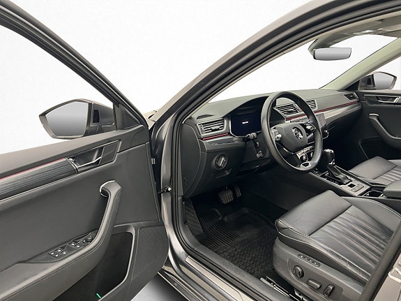 Skoda Superb 12 of 30