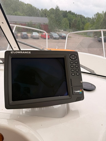 Arvor 250 AS Deluxe Cummins 230hk | Lowrance | Kran 16 of 21