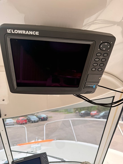 Arvor 250 AS Deluxe Cummins 230hk | Lowrance | Kran 15 of 21