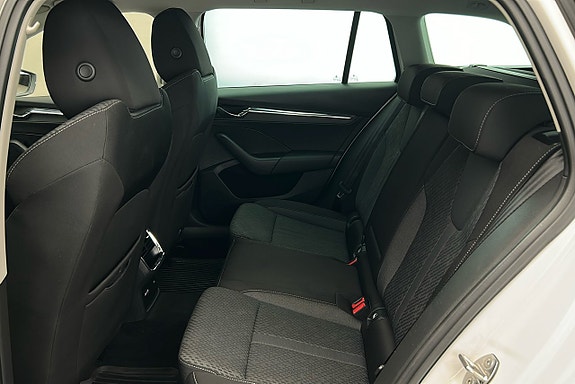 Skoda Octavia 13 of 27