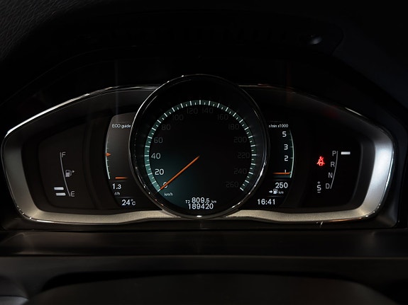 Volvo V60 Cross Country 16 of 25