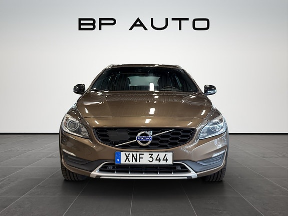 Volvo V60 Cross Country 2 of 25