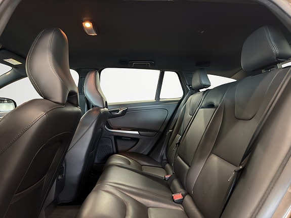 Volvo V60 Cross Country 13 of 25