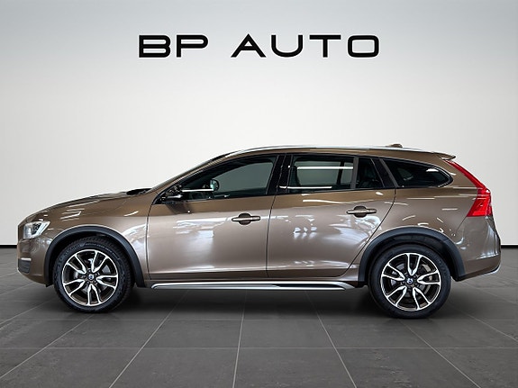Volvo V60 Cross Country 3 of 25