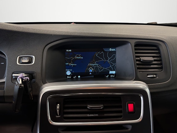 Volvo V60 Cross Country 17 of 25