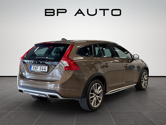 Volvo V60 Cross Country 6 of 25