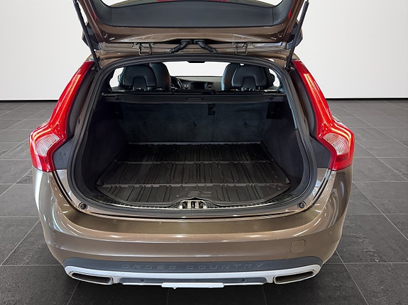 Volvo V60 Cross Country 25 of 25