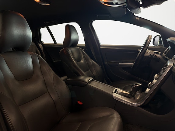 Volvo V60 Cross Country 12 of 25