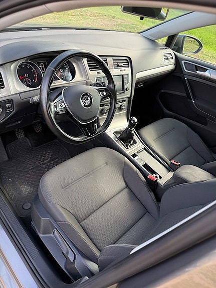 Volkswagen Golf VII 7 of 10