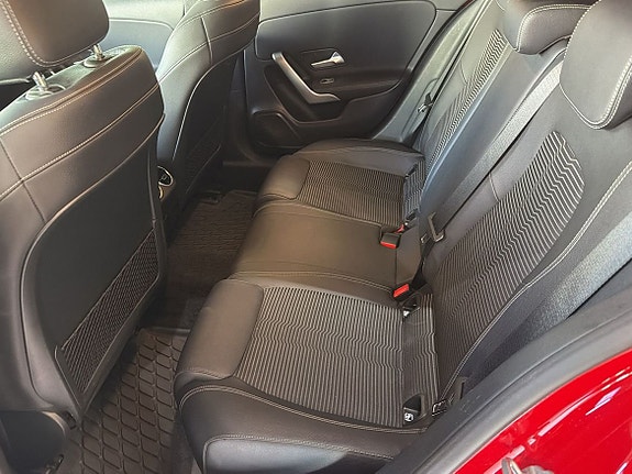 Mercedes-Benz A200 d 8 of 11