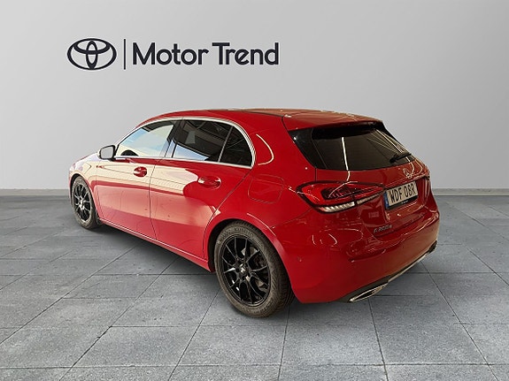 Mercedes-Benz A200 d 2 of 11