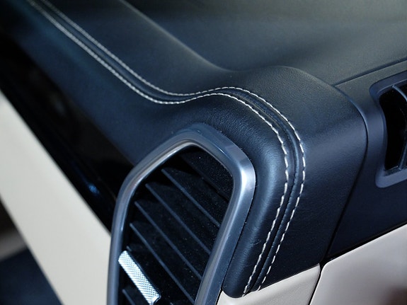 Porsche Cayenne S 7 of 13