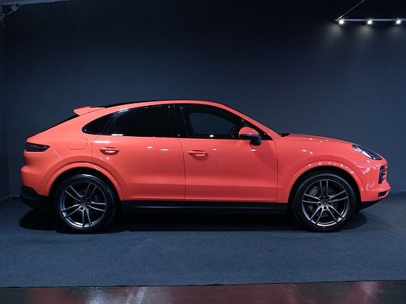 Porsche Cayenne S 3 of 13
