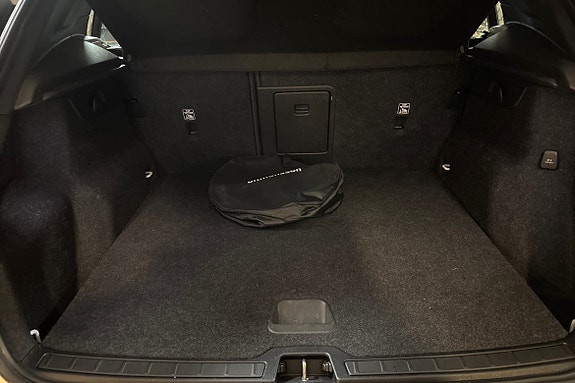Volvo XC40 13 of 14
