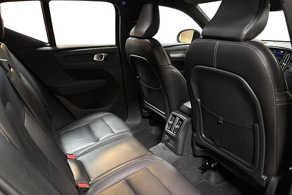 Volvo XC40 11 of 14
