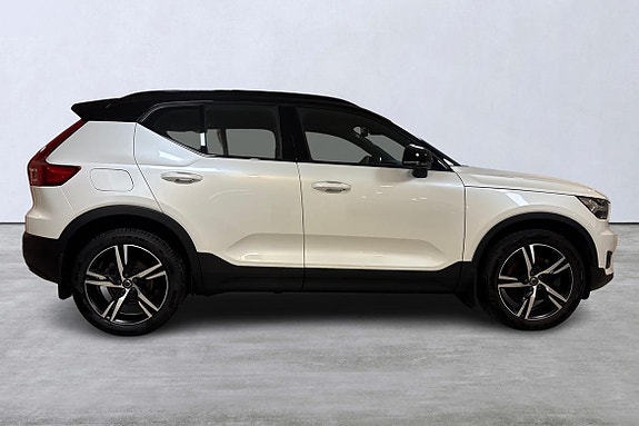 Volvo XC40 3 of 14